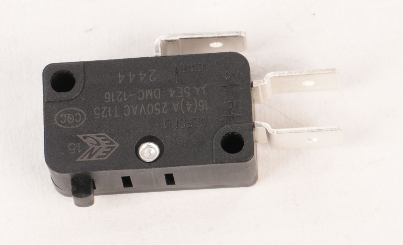 Bauknecht 488000915936 microswitch